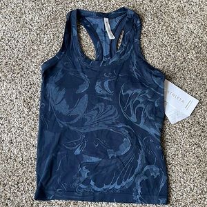 XS Athleta Momentum Tank NWT